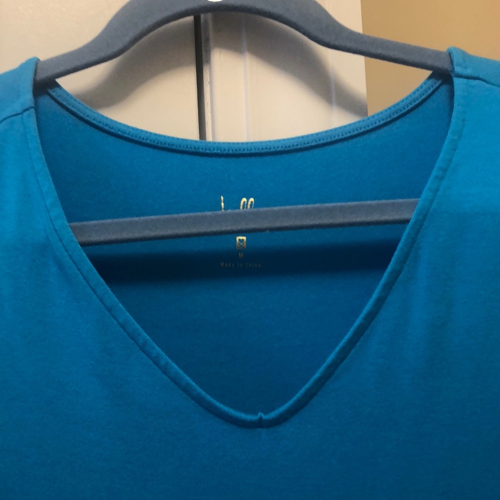 Beautiful Turquoise Top - Picture 2 of 5